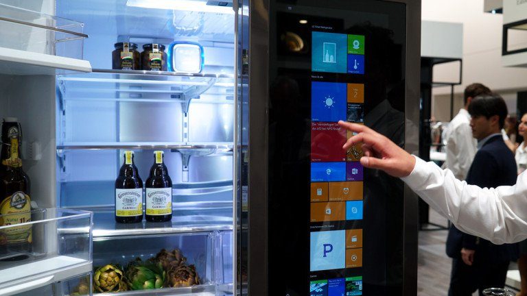 VIDEO: LG predstavio pametni hladnjak s Windowsima 10
