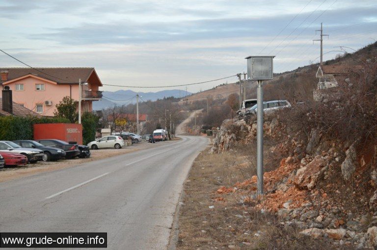FOTO: I u Grudama postavljeni stacionirani radari da plaše vozače