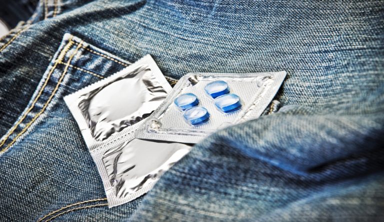 Doznajte kako “slavna plava tebletica” Viagra kroz određeno vrijeme djeluje na funkciju penisa