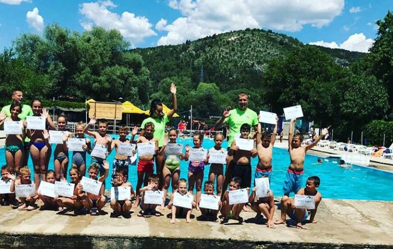 FOTO: 90 novih plivača iz prvog ciklusa ovogodišnje škole plivanja u Širokom Brijegu