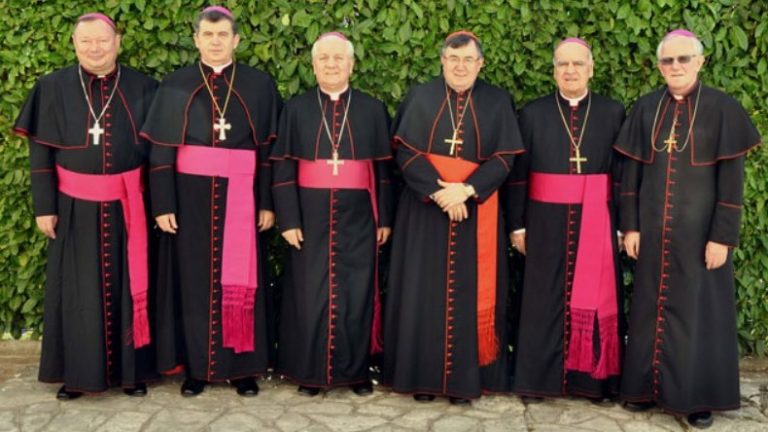 VRIJEME JE ZA MLAĐE: Katolička crkva u BiH uskoro dobiva nove poglavare