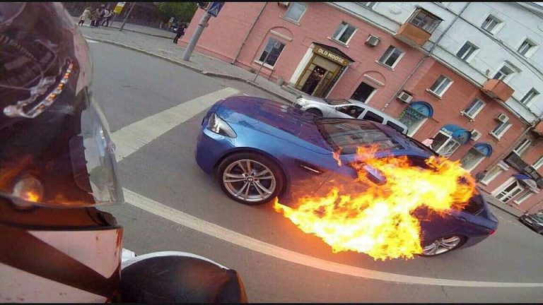 Kako pravilno postupiti u slučaju zapaljenje auta