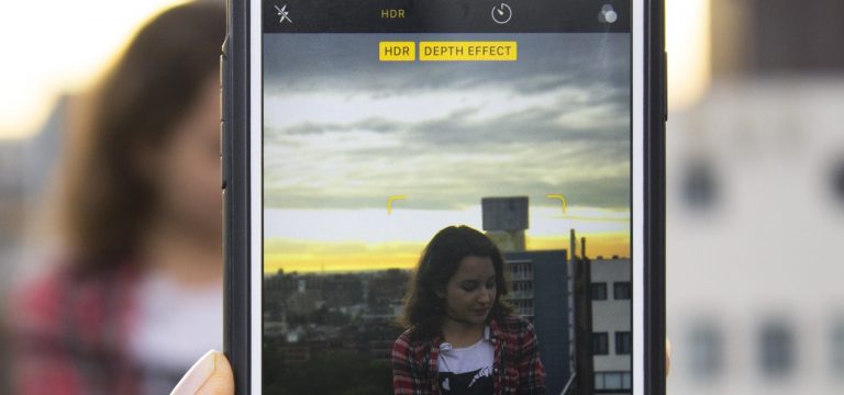 Znate li kako vas iOS aplikacije mogu potajno snimati i fotografirati
