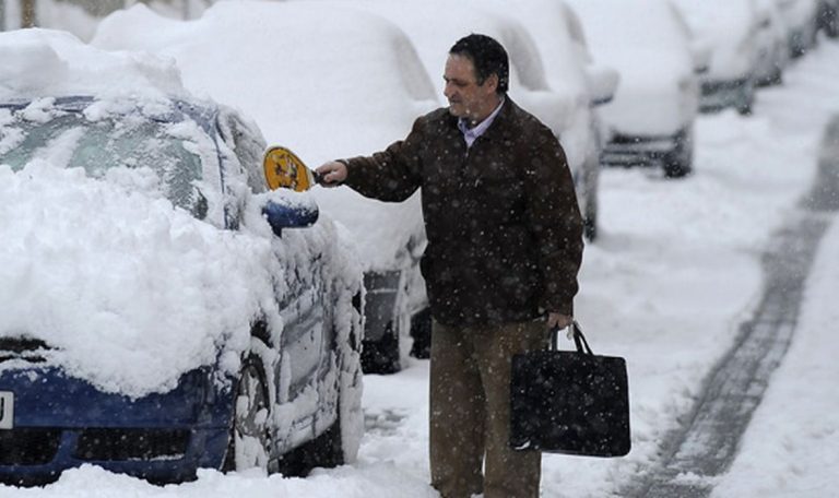 Kako očistiti automobil od snijega i leda bez kemikalija