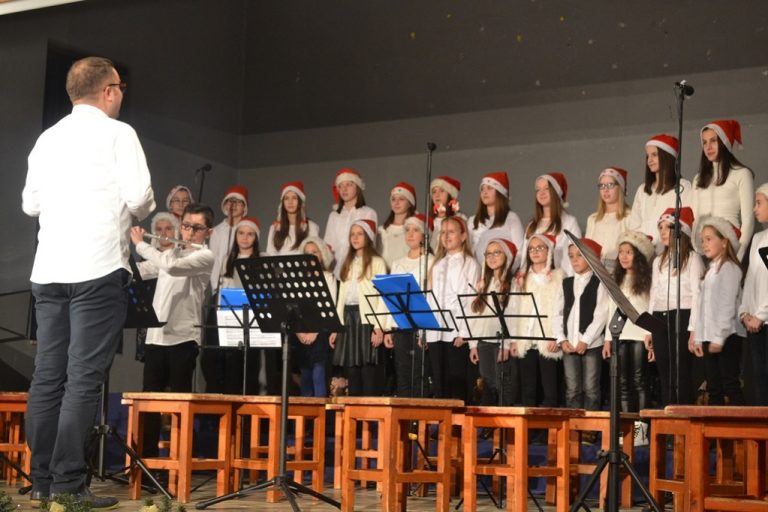 FOTO: Božićni koncert Glazbene škole Široki Brijeg