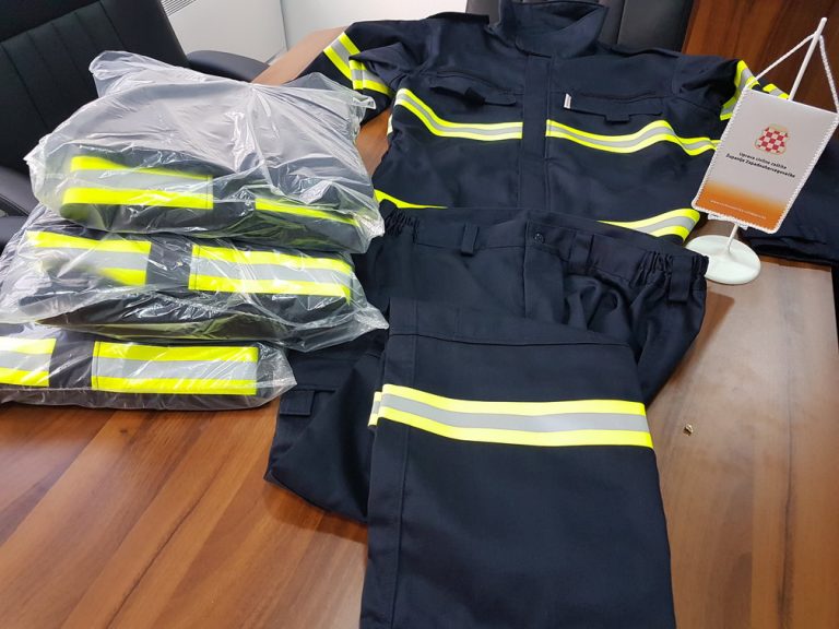 Četiri vatrogasna odijela uručena Dobrovoljnog vatrogasnog društva “Mokro” iz Širokog Brijega