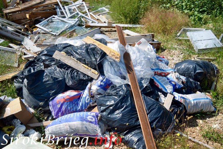 ŠOKANTAN VIDEO: Odlagalište otpada kraj škole u Širokom Brijegu