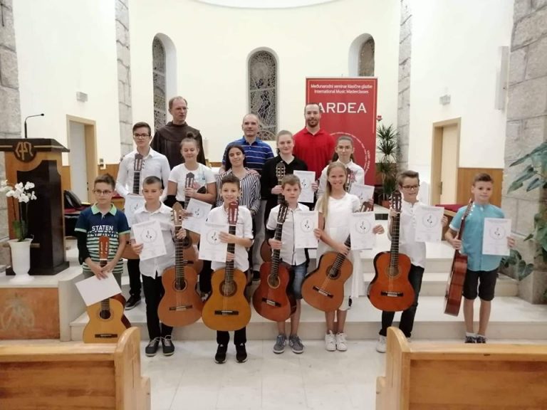 Polaznici gitare oduševili održanim koncertom u crkvi svete Kate u Ljubuškom