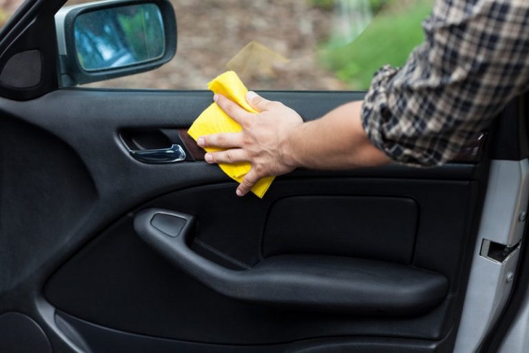 Savjeti za učinkovito čišćenje unutrašnjosti automobila