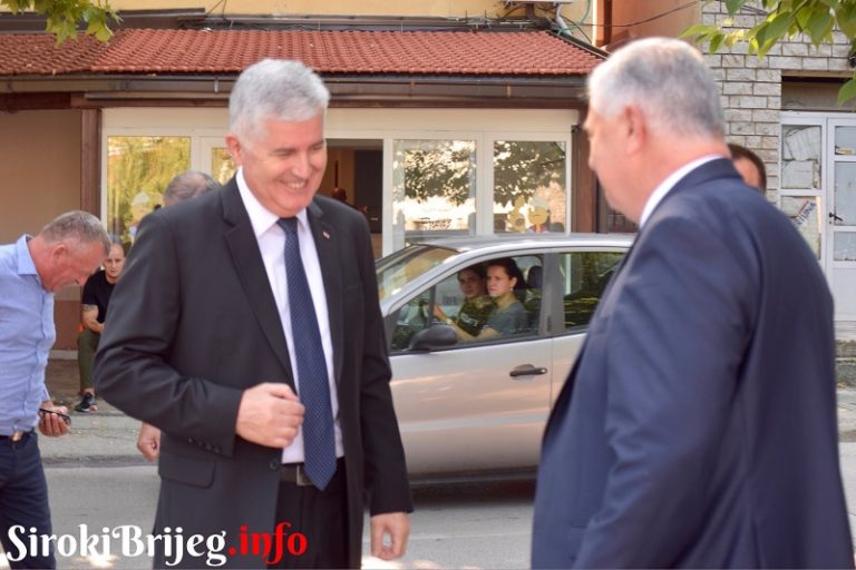 VIC: Stigao HDZ-ov političar u zabačeno selo u Hercegovini da pokupi glasove pred izbore….