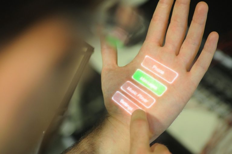 Kakav potencijal donosi umjetna elektronička koža koja osjeća dodir i samostalne se regenerira?